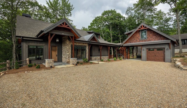 New Custom Home in Chinquapin Rich with Amenities