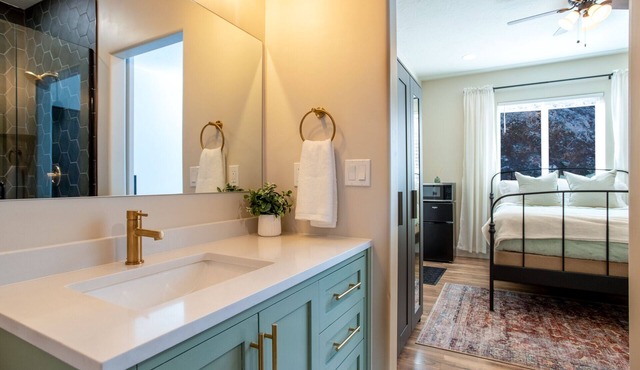 New Custom Suite Near Zion Park and Sand Hollow