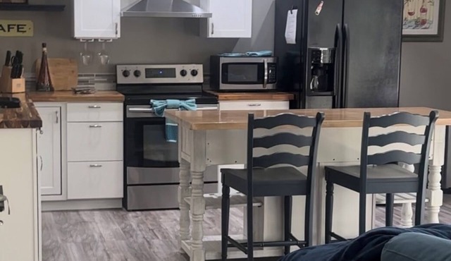 New cute, cozy quiet townhouse