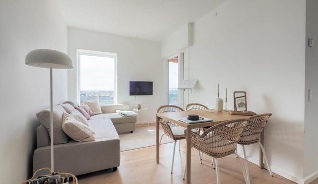 New Danish Design flat - 10 minutes to city centre