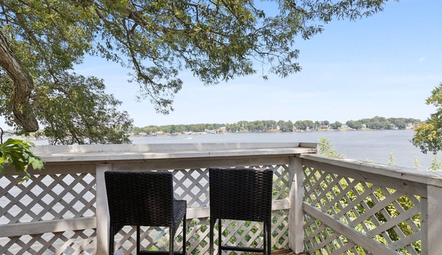 NEW! Dave's Last Resort Lakeside - Long Stay Discount - Cozy Cabin 6