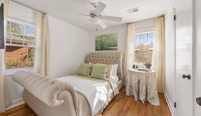 New Decatur Townhome with Stylish design, Quiet Neighborhood, & Minutes to Downtown by iTrip Atlanta