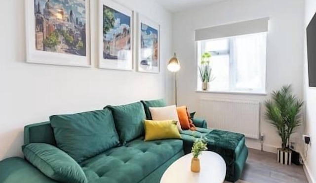 New! Delightful 2BR Flat in Woolwich