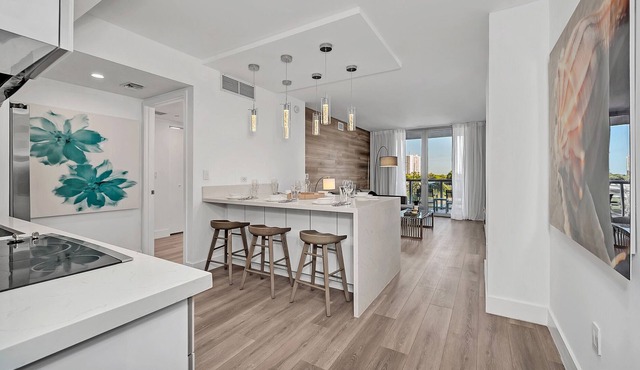 New Deluxe 2 Bed / 2 Bath Deluxe in Hallandale Beach