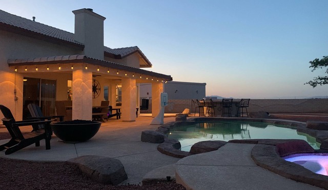 New! Desert LUX Oasis LARGE POOL SPA BBQ FIRE-PIT