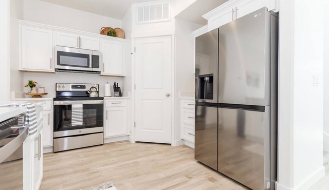 New Designer Townhome w Trailer Parking Games