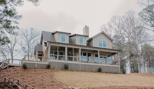 NEW DOCK! 3 BR | 3.5 BA + Loft on Lake Martin