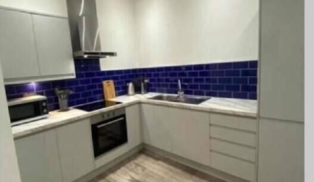 NEW! Doncaster Central 1 Bed Apartment sleeps 4,