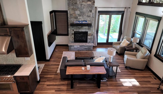 New Dover Bay Vacation home - Big Time!