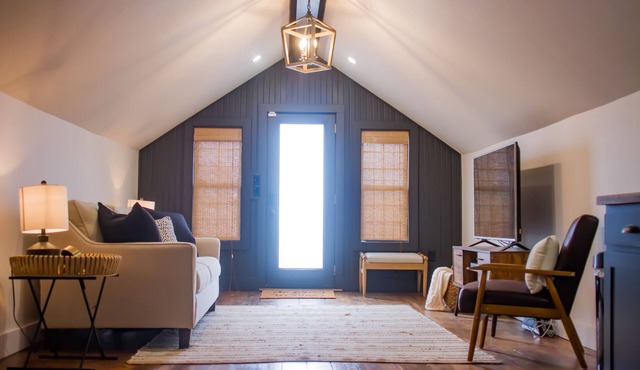 NEW! Downtown Apartment in Mountain Home