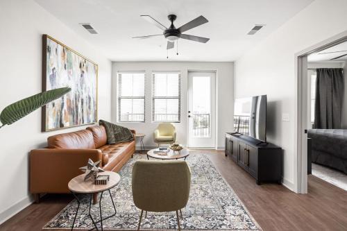 New Downtown Apartment - Next to Motor Speedway