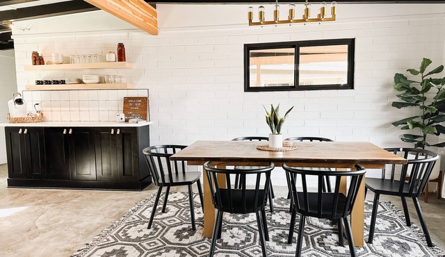 NEW. Downtown Trendy Tempe, Mill Ave, Large Backyard, 4 Beds