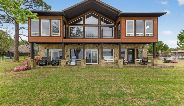NEW! Dream Lake House 5BR Sleeps 12 | Tool TX