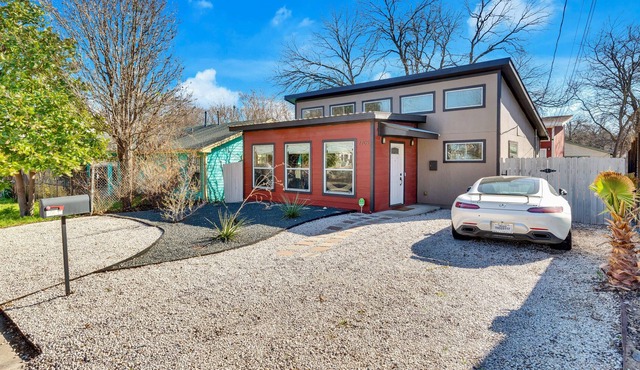 New! East Austin Oasis