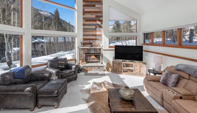 New! East Vail Home | Vail Village On Bus Loop | 4 Masters | VIEWS!