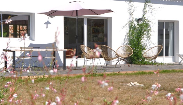 NEW ! Emplacement Exceptionnel. Superbe Maison Avec son Terrain de Pétanque !