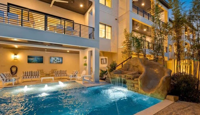 New-Endless Amenities-Unmatched Rooftop & Views