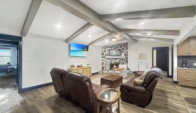 New English charmer-4bdr/8bed