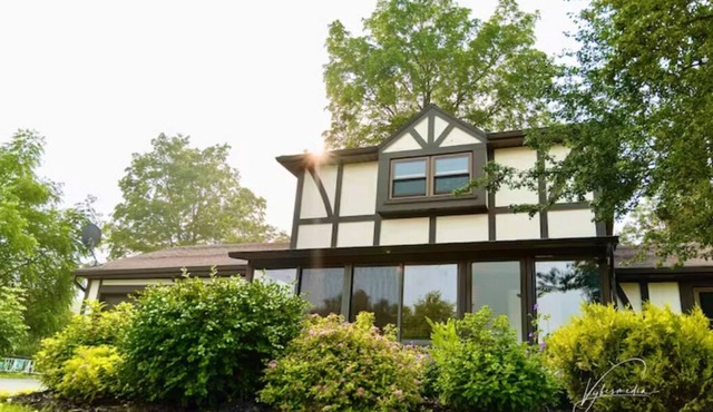 New English Cottage by Ontario Lake