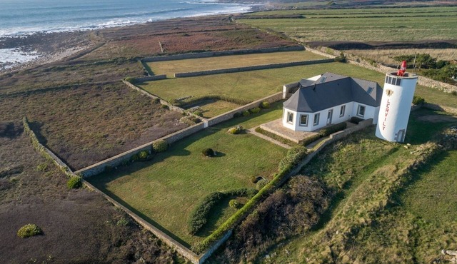 New - Exceptional Lighthouse Keeper's House feet in the water