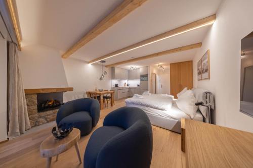 New Exclusive Studio with eFireplace, Pool & Sauna