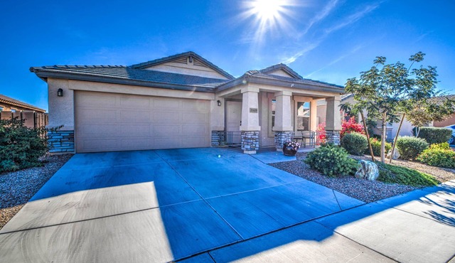 NEW! Executive Bungalow in West Valley Sleeps 8, weekly/monthly rates available