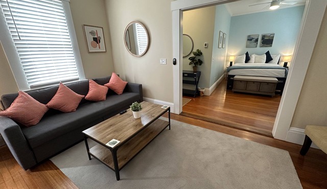 NEW! Exposed Brick Suite 1 Bed/1 Bath/Pullout Sofa