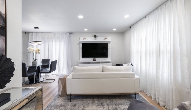 NEW Fabulous 2BR w/Garage Close to Everything