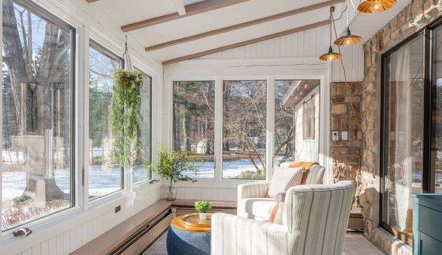 NEW: Fabulous Riverfront w/Sunroom, Walk to Town!