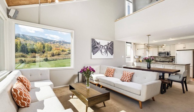 New! Family friendly Snowmass retreat w. hot tub and pool. 5 minutes to resort!