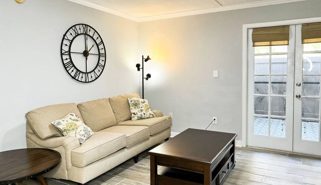 New! Family Friendly full condo Tampa Bay