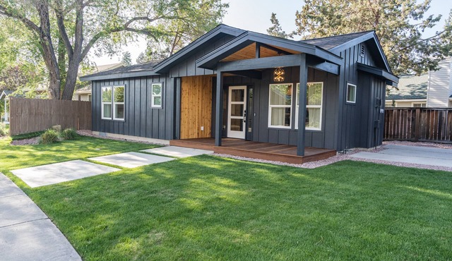 NEW family friendly private guesthouse in mid town
