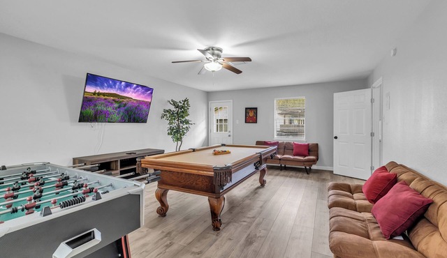 New -Family Friendly w/POOL, Pool Table, 15 min to Galleria - Pet friendly
