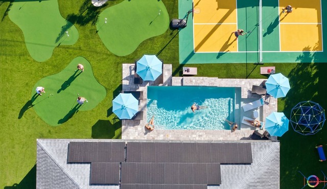 New! Family Private Resort, Heated Pool, Pickleball, Putting Green & Game Room