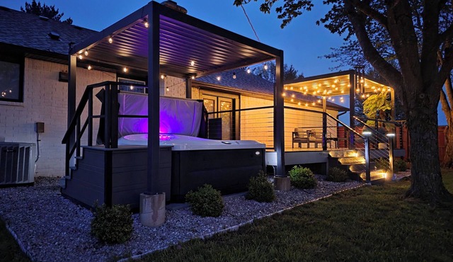 New! Family Retreat Hot Tub & Fun country home!