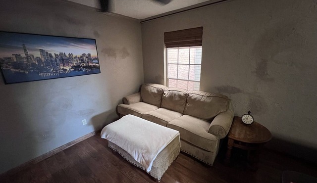 *NEW* ★ Family sized Condo Near Downtown with FastWi-Fi and exclusive balcony!★