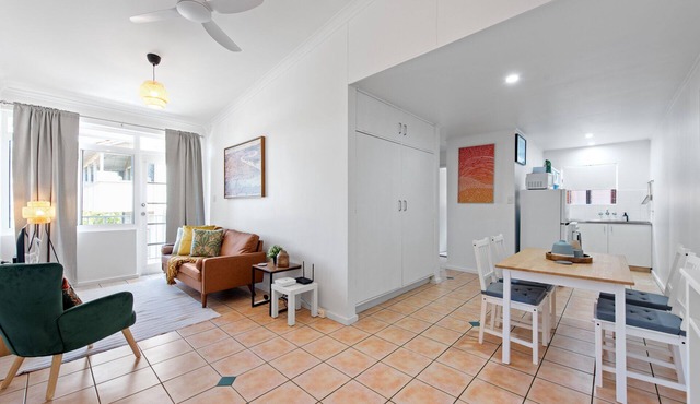 New Farm Nest! 2Bed/1Bath/Balcony