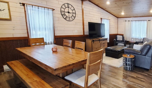 New Farmhouse Chic Cabin - Minutes from Lakes, Rivers, & Recreation - Sleeps 6