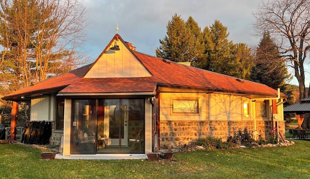 NEW! Finger Lakes Mtn Retreat~Game Room~4BR/4BA~Family & Pet Friendly