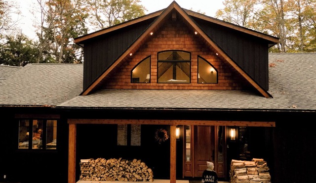 NEW 'Flatwater Cove' Luxury Cottage 6BD w/Hot Tub