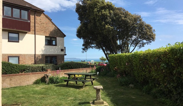 New Forest cliff top apartment with distant view of the Needles
