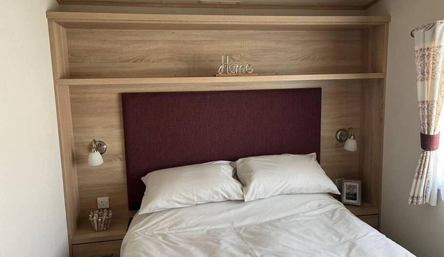 New Forest Retreat on a 5* Holiday Resort