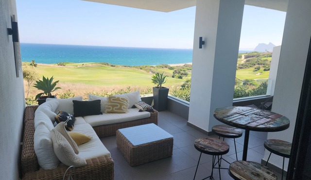 New front line beach/Golf with views of Gibraltar and Africa.