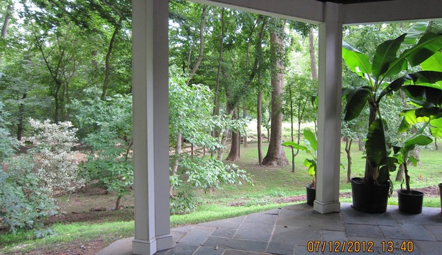 NEW! Ft Marcy 2 BR 1 LV/DRM 1 BA on Pimmit Run, hike/kayak to the Potomac River