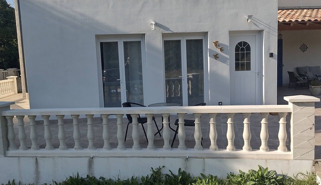 New, fully-equipped F2 gite in secure grounds