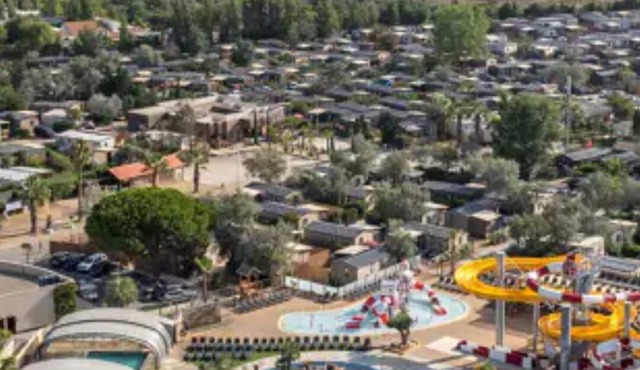 New fully equipped mobile home (homair). 3 bedrooms, sleeps 6. Torreilles beach