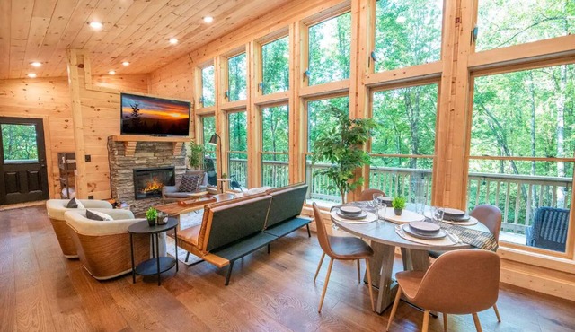 New Fully Private 2BR TreeTop Cabin + Hot tub, Firepit, and POOL!