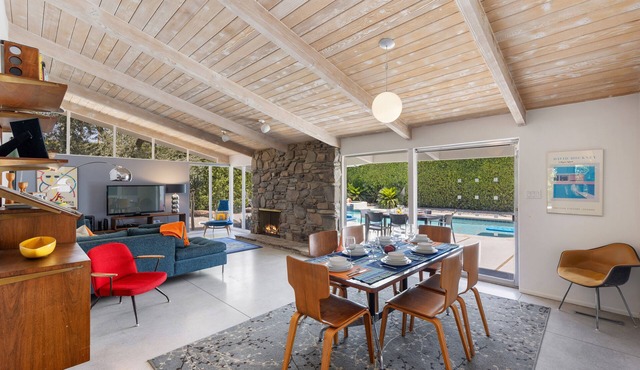 NEW: Fun and Fabulous Renovation in Twin Palms