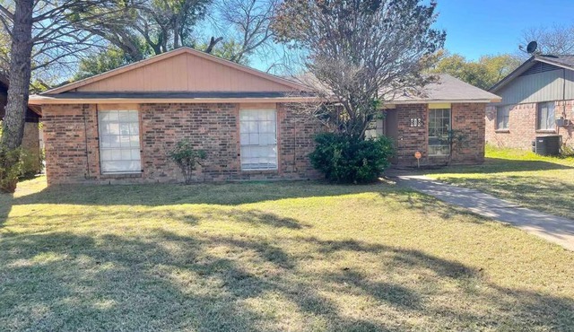 New! Fun just 20 min from Dallas 3-BRM Home