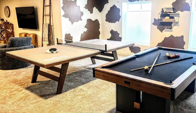 NEW! GameRm–HotTub–TheaterRm–Mtn Views–3000sf–BBQ